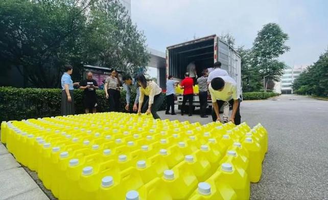北京知联会携北京日光捐赠消毒产品助力灾区恢复健康家园